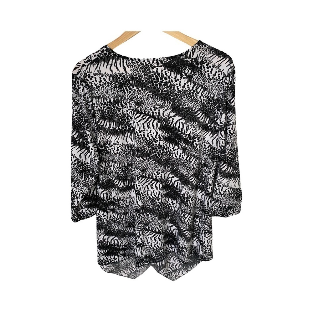 Purple Rain Women's Plus Size Black and White Ruched Front Blouse NWT Size 2X - Picture 2 of 9